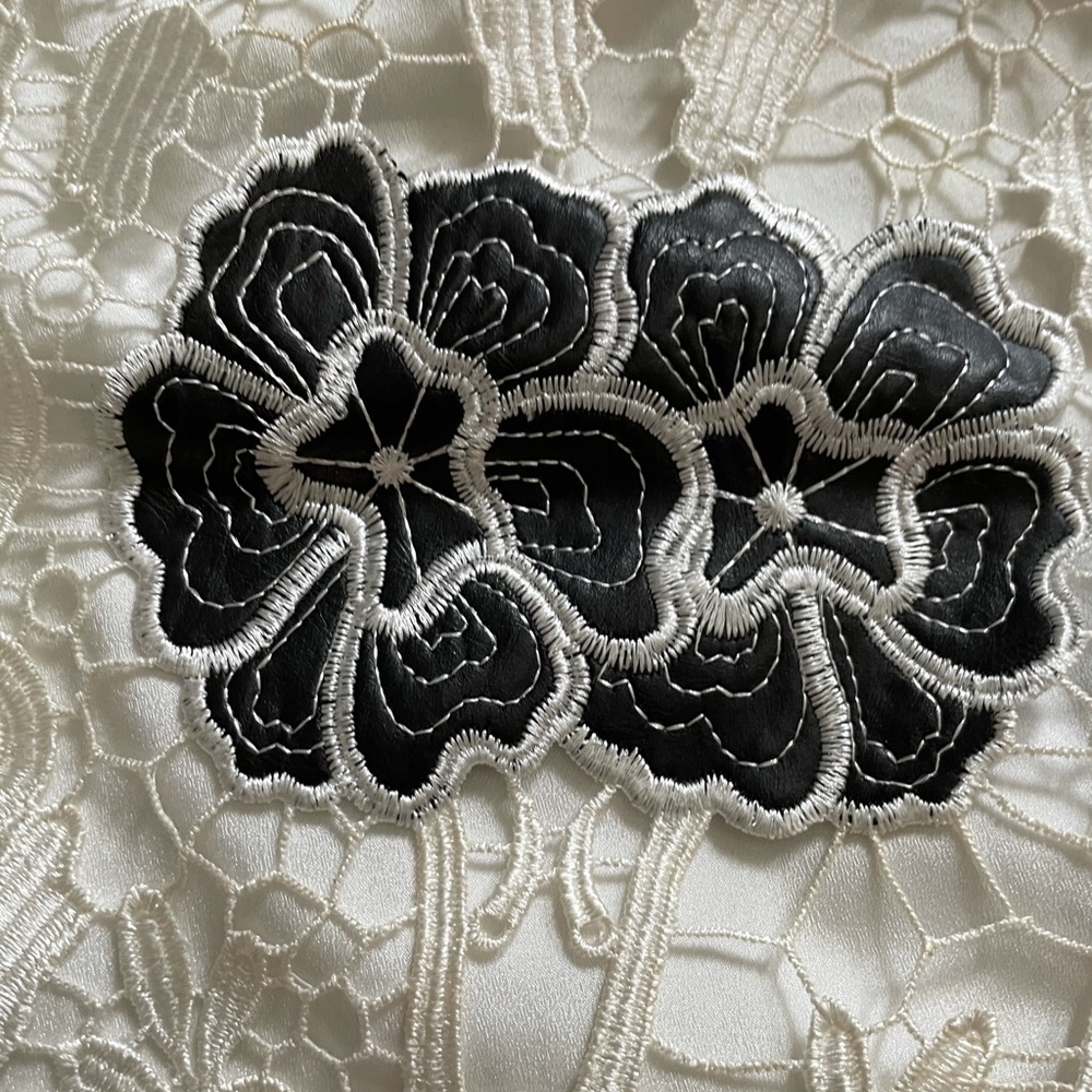 ENDLESS ROSE Skirt - Picture 4 of 10